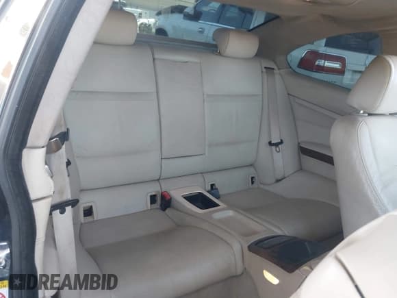 ✅ 2007 BMW 3 Series 335i • VIN: WBAWB73527PV83321 • Lot: 42452961. Wystawiony na IAAI z przebiegiem 155 619 mil. Bezpłatny archiwum sprzedaży aukcyjnych z USA i szczegółowy raport historii pojazdu na DreamBid. Zdjęcie 8.