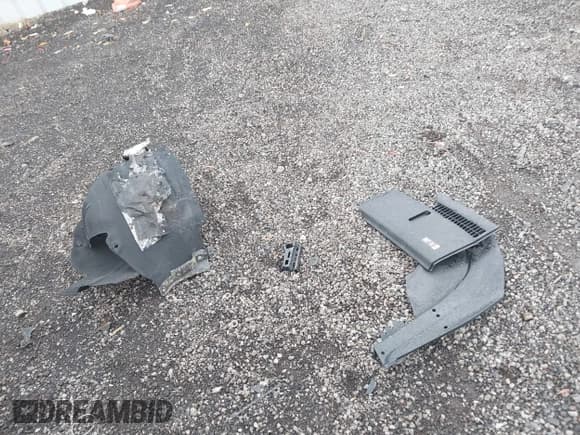 ✅ 2024 Kia EV9 Land • VIN: KNDADFS55R6029198 • Lot: 40896163. Wystawiony na IAAI z przebiegiem 11 397 mil. Bezpłatny archiwum sprzedaży aukcyjnych z USA i szczegółowy raport historii pojazdu na DreamBid. Zdjęcie 11.