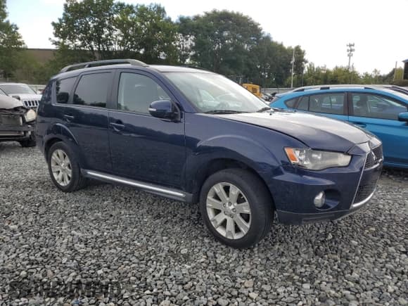 ✅ 2012 Mitsubishi Outlander SE • VIN: JA4JT3AW8CU030385 • Lot: 70410075. Wystawiony na Copart z przebiegiem Nie podano. Bezpłatny archiwum sprzedaży aukcyjnych z USA i szczegółowy raport historii pojazdu na DreamBid. Zdjęcie 4.