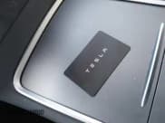 ✅ 2024 Tesla Model Y Long Range • VIN: 7SAYGAEE3RF039918 • Lot: 42245381. Wystawiony na IAAI z przebiegiem 23 888 mil. Bezpłatny archiwum sprzedaży aukcyjnych z USA i szczegółowy raport historii pojazdu na DreamBid. Zdjęcie 11.