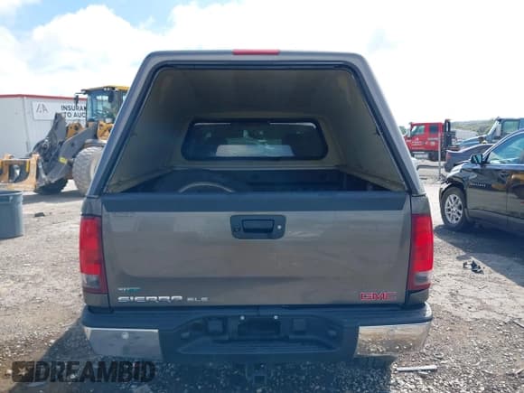 ✅ 2012 GMC Sierra 1500 SLE • VIN: 1GTR2VE70CZ225930 • Lot: 42590069. Wystawiony na IAAI z przebiegiem 157 077 mil. Bezpłatny archiwum sprzedaży aukcyjnych z USA i szczegółowy raport historii pojazdu na DreamBid. Zdjęcie 17.