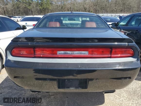 ✅ 2013 Dodge Challenger Rallye Redline • VIN: 2C3CDYAG6DH524612 • Lot: 43783305. Wystawiony na Copart z przebiegiem 142 971 mil. Bezpłatny archiwum sprzedaży aukcyjnych z USA i szczegółowy raport historii pojazdu na DreamBid. Zdjęcie 6.