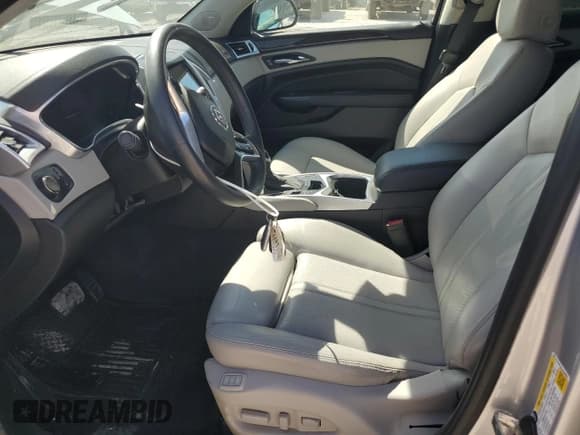 ✅ 2016 Cadillac SRX Luxury Collection • VIN: 3GYFNBE3XGS530998 • Лот: 70917955. Опубликован ранее на Copart с пробегом Не указан. Бесплатный доступ к архиву аукционных продаж из США и подробный отчёт об истории автомобиля на DreamBid. Изображение 7.