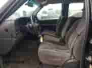 2005 Chevrolet Silverado 1500 LS z VIN 2GCEC19T051174209, wystawiony jako Copart lot #71969214 z przebiegiem 199 192 mil mil oraz Szkoda całkowita • Salvage title. Historia ofert i sprzedaży dostępna na DreamBid. Obrazek 7.