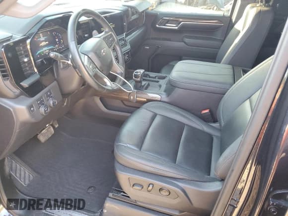 ✅ 2024 Chevrolet Silverado 1500 LT Trail Boss • VIN: 3GCUDFE81RG301652 • Lot: 82309385. Wystawiony na Copart z przebiegiem 30 010 mil. Bezpłatny archiwum sprzedaży aukcyjnych z USA i szczegółowy raport historii pojazdu na DreamBid. Zdjęcie 7.