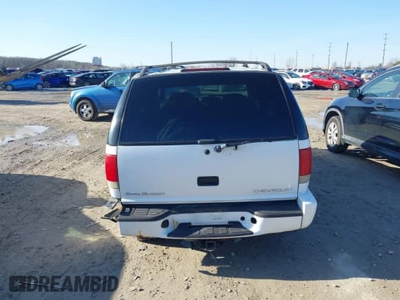 ✅ 2001 Chevrolet Blazer LT • VIN: 1GNDT13W312156772 • Lot: 41826929. Wystawiony na IAAI z przebiegiem 195 474 mil. Bezpłatny archiwum sprzedaży aukcyjnych z USA i szczegółowy raport historii pojazdu na DreamBid. Zdjęcie 16.