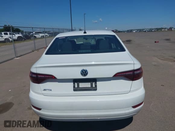 ✅ 2020 Volkswagen Jetta S • VIN: 3VWC57BU3LM077502 • Lot: 43083975. Listed on IAAI with 35,325 mi. Free auction sales archive from the USA and detailed vehicle history report at DreamBid. Image 16.