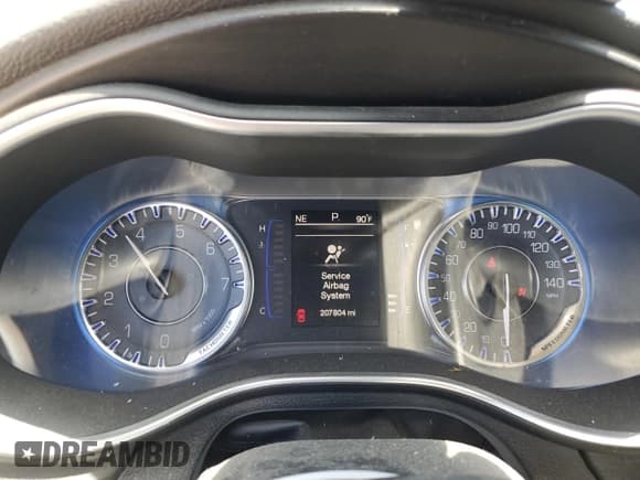 ✅ 2015 Chrysler 200 Limited • VIN: 1C3CCCAB0FN679743 • Lot: 57711945. Listed on Copart with 207,804 mi. Free auction sales archive from the USA and detailed vehicle history report at DreamBid. Image 9.