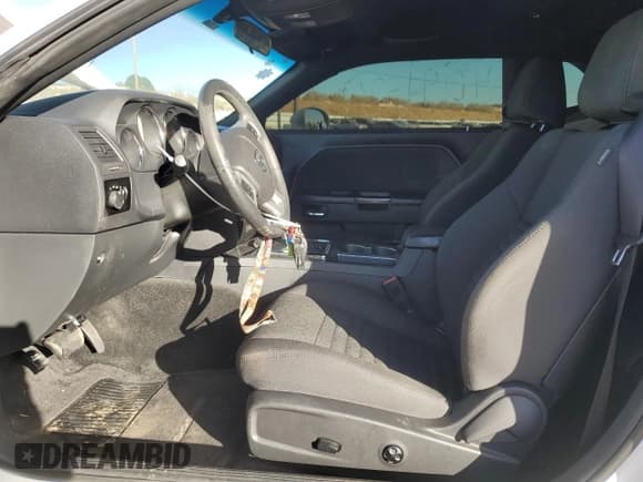 ✅ 2012 Dodge Challenger SXT • VIN: 2C3CDYAGXCH259773 • Lot: 80146984. Wystawiony na Copart z przebiegiem 50 971 mil. Bezpłatny archiwum sprzedaży aukcyjnych z USA i szczegółowy raport historii pojazdu na DreamBid. Zdjęcie 7.