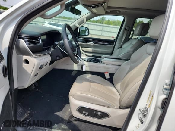 ✅ 2022 Jeep Wagoneer Series I • VIN: 1C4SJUATXNS207237 • Lot: 71671965. Listed on Copart with 94,886 mi. Free auction sales archive from the USA and detailed vehicle history report at DreamBid. Image 7.