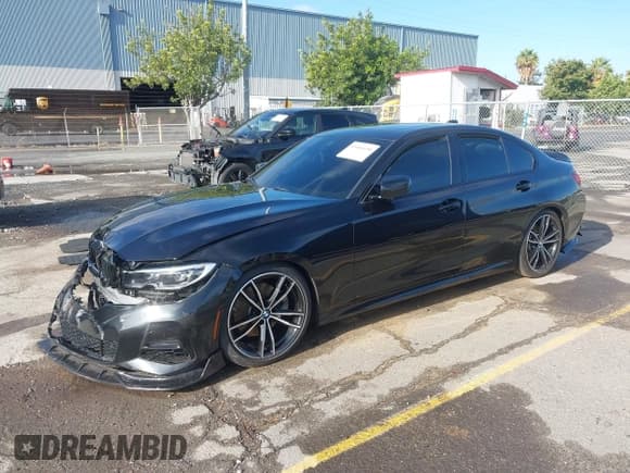 ✅ 2021 BMW 3 Series 330i • VIN: 3MW5R1J01M8B55424 • Lot: 43451650. Wystawiony na IAAI z przebiegiem 89 171 mil. Bezpłatny archiwum sprzedaży aukcyjnych z USA i szczegółowy raport historii pojazdu na DreamBid. Zdjęcie 2.