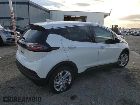 ✅ 2022 Chevrolet Bolt EV 1LT • VIN: 1G1FW6S0XN4116579 • Lot: 41822115. Wystawiony na Copart z przebiegiem 42 549 mil. Bezpłatny archiwum sprzedaży aukcyjnych z USA i szczegółowy raport historii pojazdu na DreamBid. Zdjęcie 3.