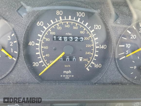 ✅ 1990 Mercedes-Benz 560 • VIN: WDBCA39E4LA548591 • Lot: 70799134. Listed on Copart with 146,323 mi. Free auction sales archive from the USA and detailed vehicle history report at DreamBid. Image 9.