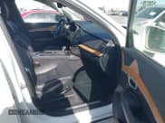 ✅ 2022 Volvo XC90 Momentum • VIN: YV4102PK1N1837720 • Lot: 41412599. Wystawiony na IAAI z przebiegiem 17 325 mil. Bezpłatny archiwum sprzedaży aukcyjnych z USA i szczegółowy raport historii pojazdu na DreamBid. Zdjęcie 5.