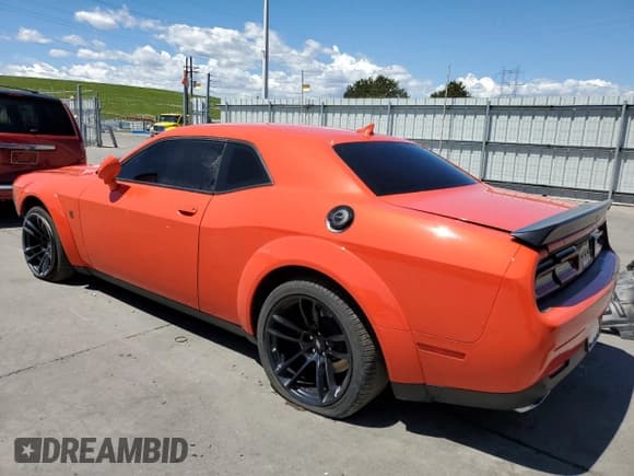 ✅ 2022 Dodge Challenger R/T Scat Pack Widebody • VIN: 2C3CDZFJ4NH251732 • Lot: 54964224. Wystawiony na Copart z przebiegiem 8 103 mil. Bezpłatny archiwum sprzedaży aukcyjnych z USA i szczegółowy raport historii pojazdu na DreamBid. Zdjęcie 2.