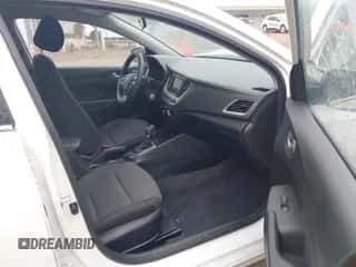 2019 Hyundai Accent SE z VIN 3KPC24A3XKE071031, wystawiony jako IAAI lot #43280529 z przebiegiem 31 592 mil mil oraz . Historia ofert i sprzedaży dostępna na DreamBid. Obrazek 5.