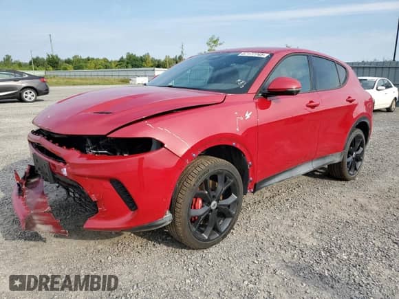 2024 Dodge Hornet GT z VIN ZACNDFAN7R3A17349, wystawiony jako Copart lot #67177745 z przebiegiem 12 490 mil mil oraz Czysty tytuł • Clean title. Historia ofert i sprzedaży dostępna na DreamBid. Obrazek 1.