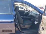 ✅ 2022 Nissan Pathfinder SV • VIN: 5N1DR3BA8NC227565 • Lot: 43130420. Wystawiony na IAAI z przebiegiem 17 790 mil. Bezpłatny archiwum sprzedaży aukcyjnych z USA i szczegółowy raport historii pojazdu na DreamBid. Zdjęcie 5.