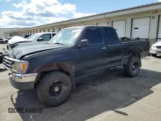 ✅ 1996 Toyota T100 DX • VIN: JT4UN22D8T0033587 • Lot: 70469205. Listed on Copart with 190,799 mi. Free auction sales archive from the USA and detailed vehicle history report at DreamBid. Image 1.