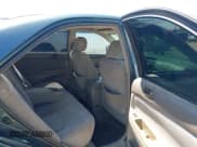 ✅ 2004 Toyota Camry LE • VIN: 4T1BF32K84U075319 • Lot: 42650053. Wystawiony na IAAI z przebiegiem 183 491 mil. Bezpłatny archiwum sprzedaży aukcyjnych z USA i szczegółowy raport historii pojazdu na DreamBid. Zdjęcie 8.