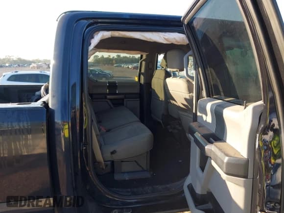 ✅ 2019 Ford F-250 XL • VIN: 1FT7W2BT5KEF51188 • Lot: 43731525. Listed on IAAI with 86,510 mi. Free auction sales archive from the USA and detailed vehicle history report at DreamBid. Image 8.