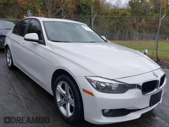 ✅ 2013 BMW 3 Series 328i xDrive • VIN: WBA3B3C52DJ976083 • Лот: 43579888. Опубликован ранее на IAAI с пробегом 136 030 миль. Бесплатный доступ к архиву аукционных продаж из США и подробный отчёт об истории автомобиля на DreamBid. Изображение 1.