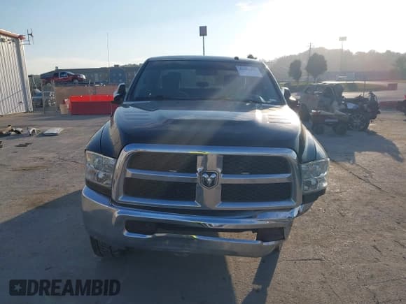 ✅ 2017 Ram 2500 Tradesman • VIN: 3C6UR5CJ8HG589788 • Lot: 43453153. Wystawiony na IAAI z przebiegiem 234 528 mil. Bezpłatny archiwum sprzedaży aukcyjnych z USA i szczegółowy raport historii pojazdu na DreamBid. Zdjęcie 12.