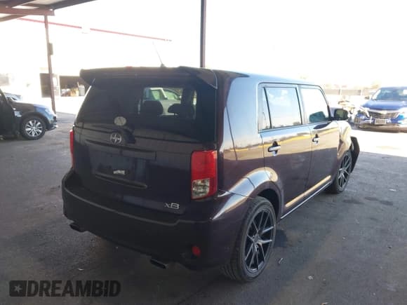 ✅ 2011 Scion xB • VIN: JTLZE4FE5B1128271 • Lot: 43109038. Listed on IAAI with 185,232 mi. Free auction sales archive from the USA and detailed vehicle history report at DreamBid. Image 4.