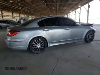 2013 Hyundai Genesis 3.8L z VIN KMHGC4DD7DU246001, wystawiony jako Copart lot #66801984 z przebiegiem 148 423 mil mil oraz Szkoda całkowita • Salvage title. Historia ofert i sprzedaży dostępna na DreamBid. Obrazek 3.