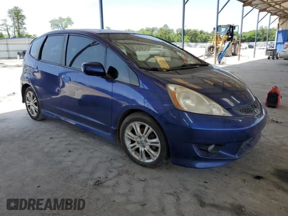 ✅ 2010 Honda Fit Sport • VIN: JHMGE8H40AS010327 • Lot: 57081625. Listed on Copart with 221,866 mi. Free auction sales archive from the USA and detailed vehicle history report at DreamBid. Image 4.
