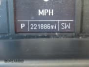 ✅ 2017 Chevrolet Silverado 2500HD Work Truck • VIN: 1GB0CUEG7HZ278152 • Лот: 70908945. Опубликован ранее на Copart с пробегом 221 885 миль. Бесплатный доступ к архиву аукционных продаж из США и подробный отчёт об истории автомобиля на DreamBid. Изображение 8.