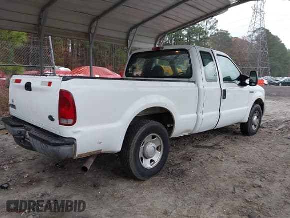 ✅ 2006 Ford F-250 XL • VIN: 1FTNX20506EA94109 • Lot: 43813138. Listed on IAAI with 279,665 mi. Free auction sales archive from the USA and detailed vehicle history report at DreamBid. Image 4.