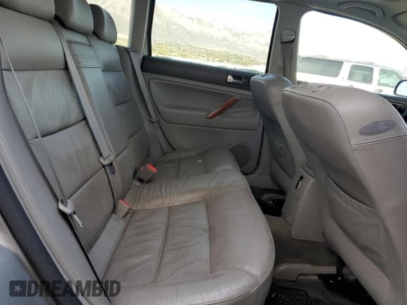 ✅ 2002 Volkswagen Passat GLX • VIN: WVWWH63B92E210329 • Lot: 53953085. Wystawiony na Copart z przebiegiem 122 795 mil. Bezpłatny archiwum sprzedaży aukcyjnych z USA i szczegółowy raport historii pojazdu na DreamBid. Zdjęcie 11.