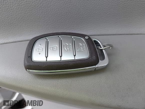 ✅ 2020 Hyundai Tucson SEL • VIN: KM8J33AL3LU177589 • Лот: 43326570. Опубликован ранее на IAAI с пробегом 84 638 миль. Бесплатный доступ к архиву аукционных продаж из США и подробный отчёт об истории автомобиля на DreamBid. Изображение 11.