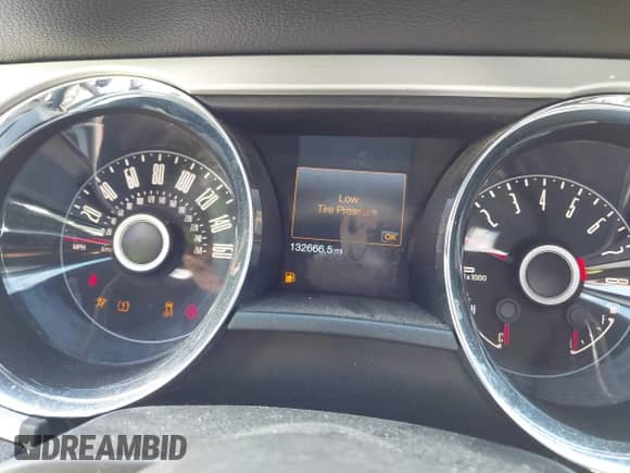 2014 Ford Mustang V6 с VIN 1ZVBP8EM8E5214546, выставлен на аукционе IAAI как лот 42773010 с пробегом 132 666 миль миль и . История ставок и продаж доступна на DreamBid. Изображение 7.