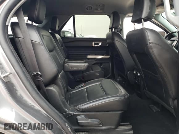 ✅ 2021 Ford Explorer XLT • VIN: 1FMSK7DH2MGC39148 • Lot: 44561415. Wystawiony na Copart z przebiegiem Nie podano. Bezpłatny archiwum sprzedaży aukcyjnych z USA i szczegółowy raport historii pojazdu na DreamBid. Zdjęcie 11.