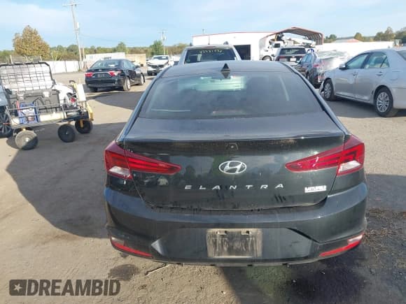 ✅ 2019 Hyundai Elantra Value Edition • VIN: 5NPD84LF1KH423399 • Lot: 43383901. Listed on IAAI with 92,468 mi. Free auction sales archive from the USA and detailed vehicle history report at DreamBid. Image 17.