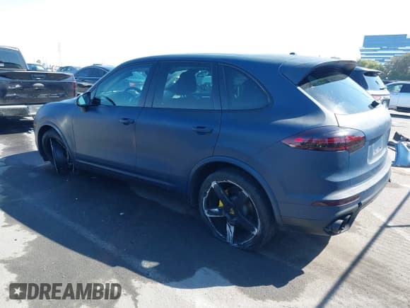 ✅ 2018 Porsche Cayenne • VIN: WP1AA2A2XJKA04400 • Lot: 40480929. Listed on IAAI with 66,129 mi. Free auction sales archive from the USA and detailed vehicle history report at DreamBid. Image 3.
