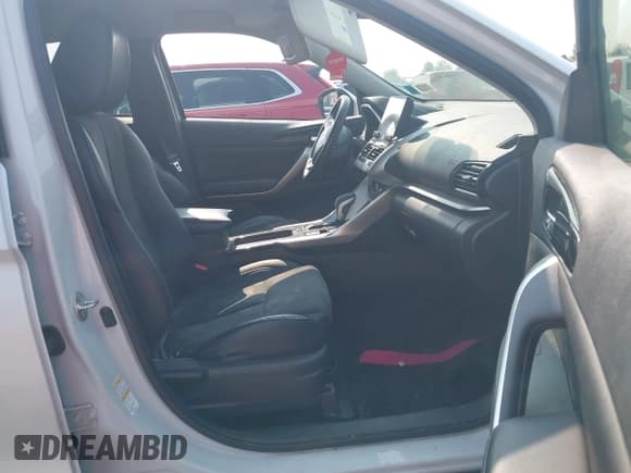 ✅ 2022 Mitsubishi Eclipse Cross SE • VIN: JA4ATWAA0NZ004195 • Lot: 42896056. Wystawiony na IAAI z przebiegiem 94 778 mil. Bezpłatny archiwum sprzedaży aukcyjnych z USA i szczegółowy raport historii pojazdu na DreamBid. Zdjęcie 5.