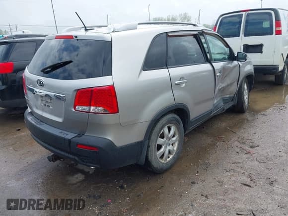 ✅ 2013 Kia Sorento LX • VIN: 5XYKT3A67DG317309 • Lot: 42178502. Listed on IAAI with 62,702 mi. Free auction sales archive from the USA and detailed vehicle history report at DreamBid. Image 4.