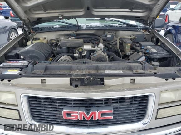 ✅ 1999 GMC Suburban • VIN: 3GKGK26J7XG537043 • Lot: 44683575. Wystawiony na Copart z przebiegiem 196 124 mil. Bezpłatny archiwum sprzedaży aukcyjnych z USA i szczegółowy raport historii pojazdu na DreamBid. Zdjęcie 12.