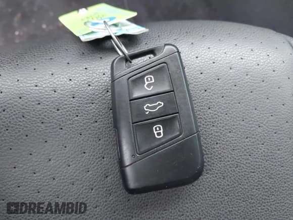 ✅ 2020 Volkswagen Jetta S • VIN: 3VWC57BUXLM091705 • Лот: 43737258. Опубликован ранее на IAAI с пробегом 69 176 миль. Бесплатный доступ к архиву аукционных продаж из США и подробный отчёт об истории автомобиля на DreamBid. Изображение 11.