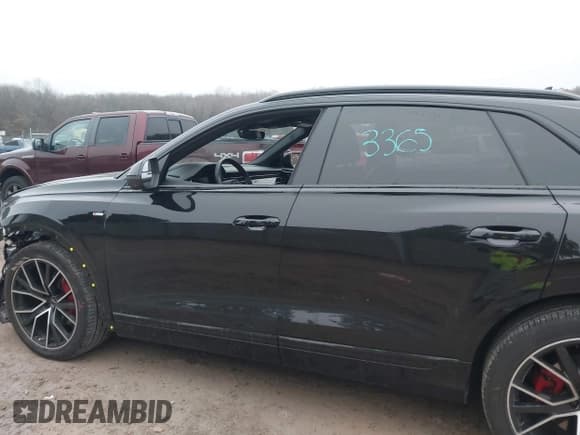 ✅ 2023 Audi Q8 Prestige • VIN: WA1FVBF13PD019369 • Lot: 43783365. Listed on IAAI with 33,679 mi. Free auction sales archive from the USA and detailed vehicle history report at DreamBid. Image 15.