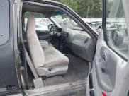 ✅ 1999 Ford F-250 • VIN: 2FTPX28W4XCA77911 • Lot: 42904235. Wystawiony na IAAI z przebiegiem Nie podano. Bezpłatny archiwum sprzedaży aukcyjnych z USA i szczegółowy raport historii pojazdu na DreamBid. Zdjęcie 5.