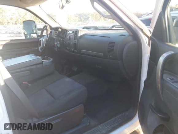 ✅ 2012 Chevrolet Silverado 2500HD LT • VIN: 1GC1KXCG2CF156302 • Lot: 43600860. Listed on IAAI with 208,899 mi. Free auction sales archive from the USA and detailed vehicle history report at DreamBid. Image 5.
