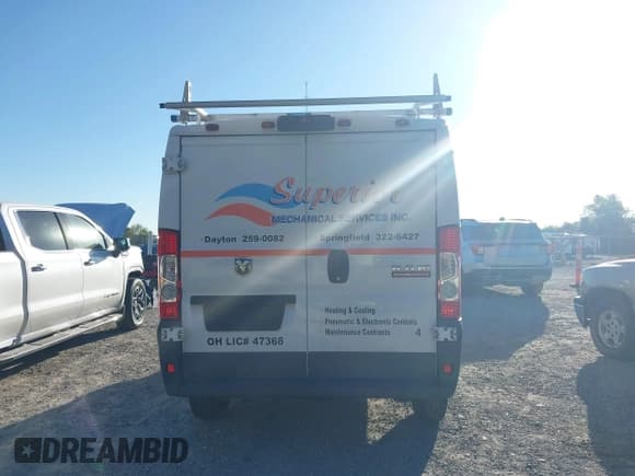 ✅ 2017 Ram ProMaster Cargo • VIN: 3C6TRVAGXHE500382 • Lot: 43332109. Wystawiony na IAAI z przebiegiem 123 790 mil. Bezpłatny archiwum sprzedaży aukcyjnych z USA i szczegółowy raport historii pojazdu na DreamBid. Zdjęcie 16.