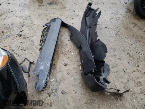 ✅ 2018 Dodge Challenger GT • VIN: 2C3CDZGG1JH341482 • Lot: 43134263. Wystawiony na Copart z przebiegiem Nie podano. Bezpłatny archiwum sprzedaży aukcyjnych z USA i szczegółowy raport historii pojazdu na DreamBid. Zdjęcie 14.