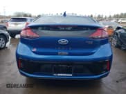 ✅ 2018 Hyundai Ioniq Blue • VIN: KMHC65LC9JU073355 • Lot: 42748705. Wystawiony na Copart z przebiegiem 74 276 mil. Bezpłatny archiwum sprzedaży aukcyjnych z USA i szczegółowy raport historii pojazdu na DreamBid. Zdjęcie 6.