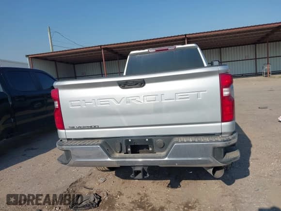✅ 2020 Chevrolet Silverado 2500HD Work Truck • VIN: 1GC1WLEY0LF305275 • Lot: 43217377. Listed on IAAI with 116,239 mi. Free auction sales archive from the USA and detailed vehicle history report at DreamBid. Image 16.