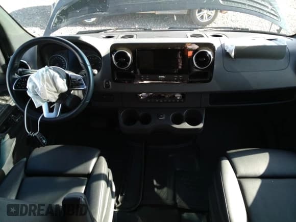 ✅ 2024 Mercedes-Benz Sprinter • VIN: W1W4NCVY9RT165841 • Lot: 66359675. Listed on Copart with 27,758 mi. Free auction sales archive from the USA and detailed vehicle history report at DreamBid. Image 8.